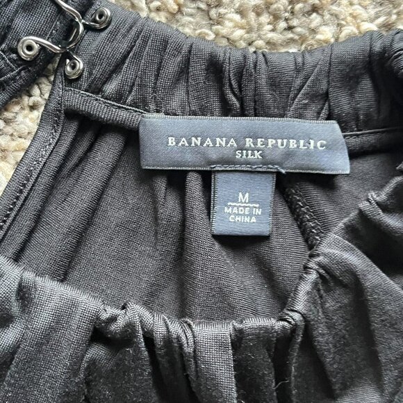 Banana Republic Black 100% Silk Blouse Wmn Med Feminine Normcore Flowy Elegant - Picture 2 of 6